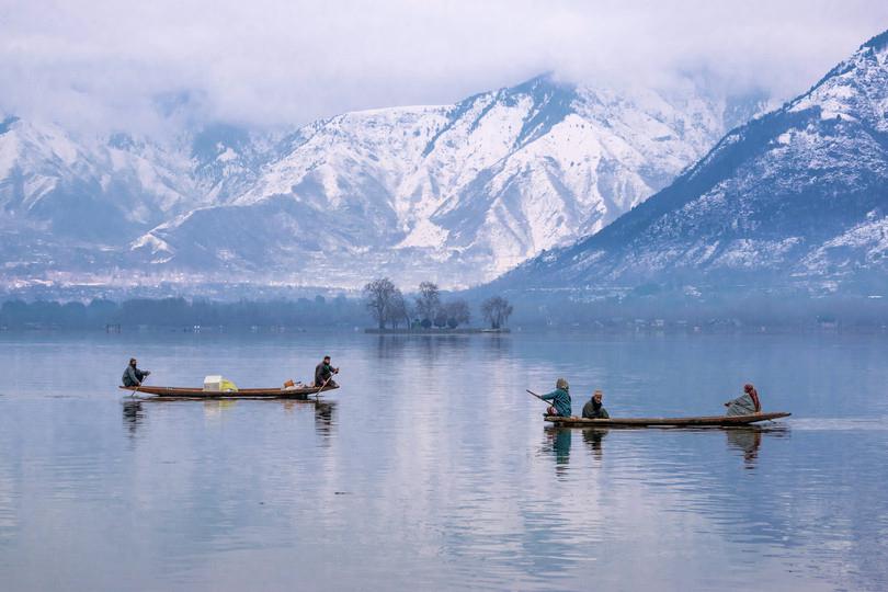 Dal lake, Srinagar
: Photograph of Dal lake.
